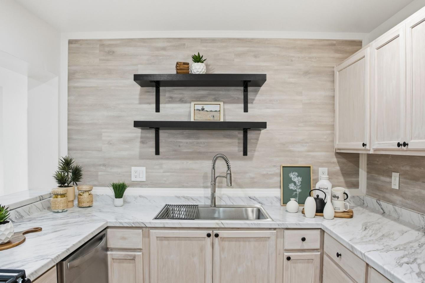 Detail Gallery Image 29 of 77 For 227 Wicklow Dr, South San Francisco,  CA 94080 - 3 Beds | 2 Baths