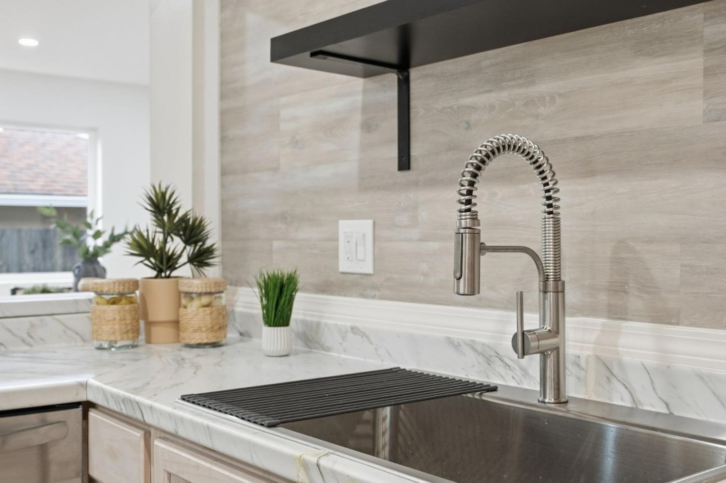 Detail Gallery Image 32 of 77 For 227 Wicklow Dr, South San Francisco,  CA 94080 - 3 Beds | 2 Baths