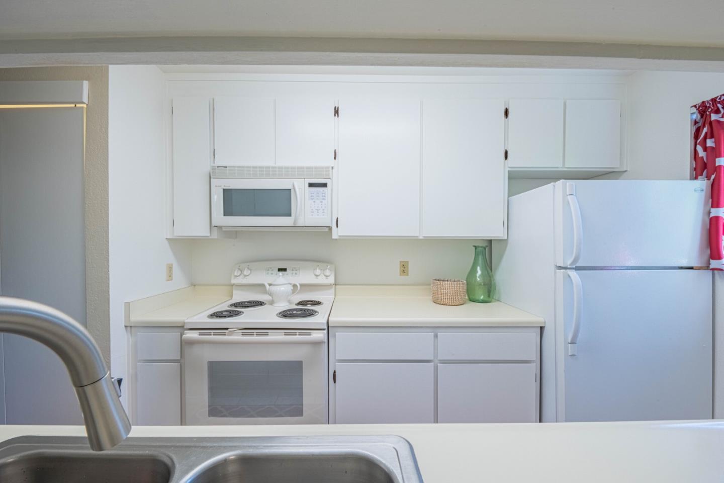 Detail Gallery Image 16 of 33 For 515 Ramona Court #1,  Monterey,  CA 93940 - 2 Beds | 1/1 Baths