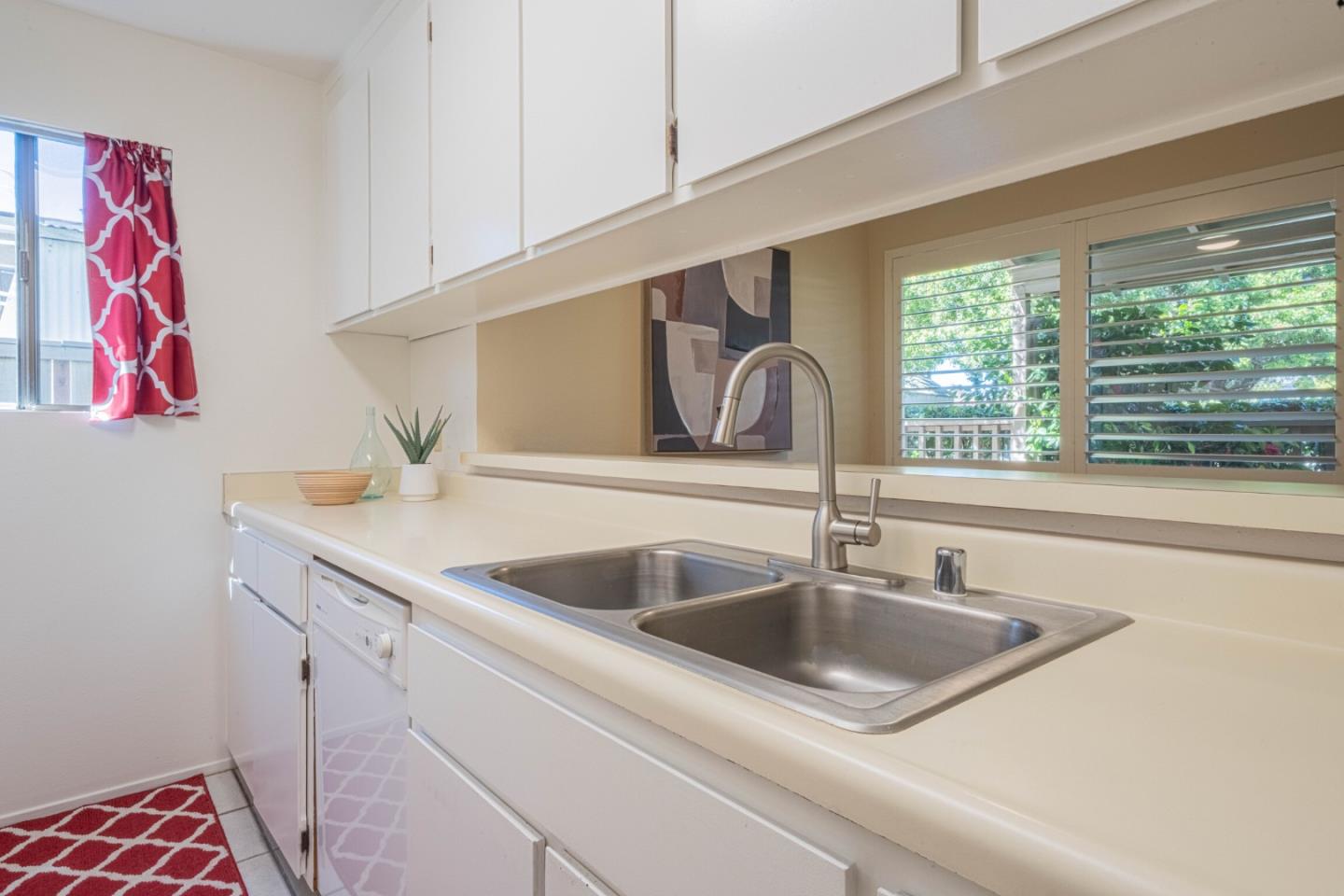 Detail Gallery Image 18 of 33 For 515 Ramona Court #1,  Monterey,  CA 93940 - 2 Beds | 1/1 Baths