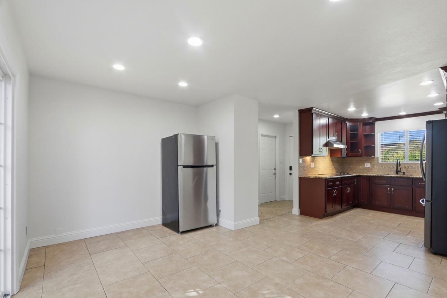 Detail Gallery Image 11 of 42 For 3730 Starview Dr, San Jose,  CA 95124 - 3 Beds | 2 Baths