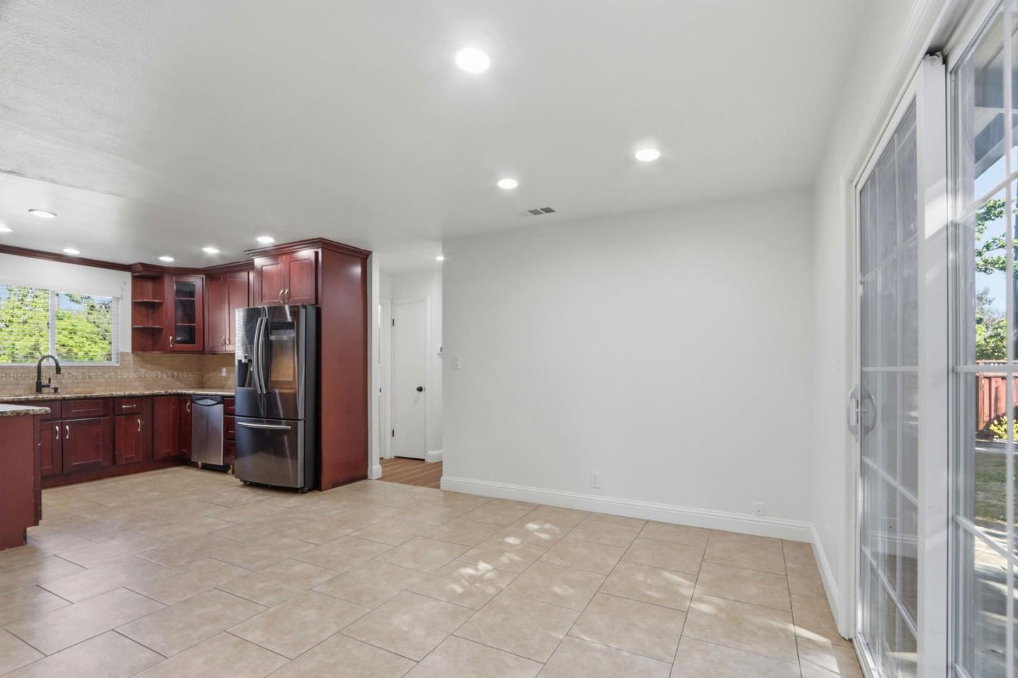 Detail Gallery Image 12 of 42 For 3730 Starview Dr, San Jose,  CA 95124 - 3 Beds | 2 Baths