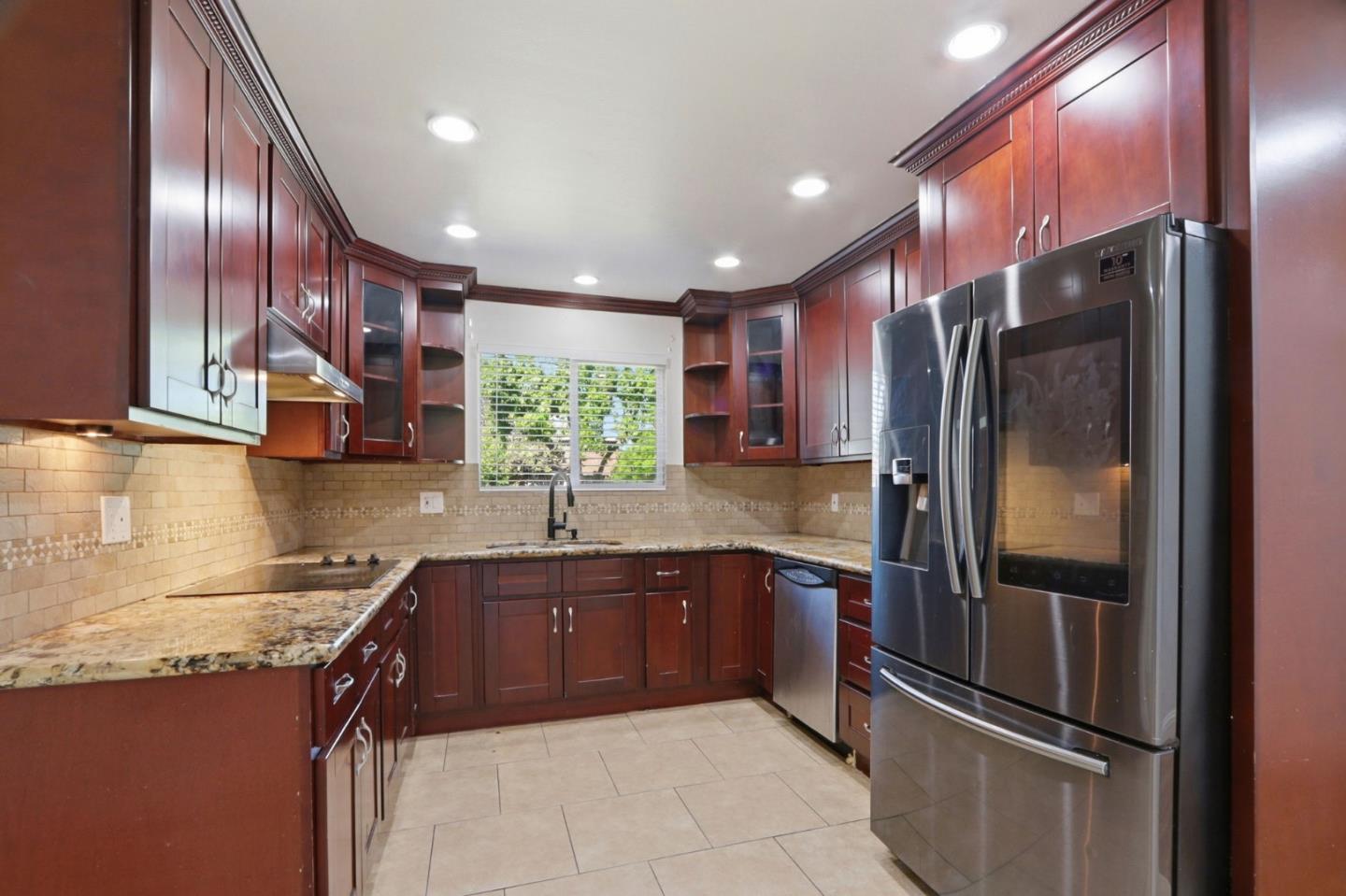 Detail Gallery Image 9 of 42 For 3730 Starview Dr, San Jose,  CA 95124 - 3 Beds | 2 Baths