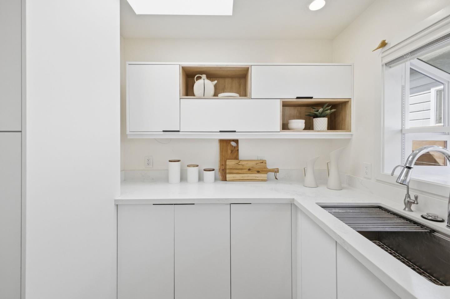 Detail Gallery Image 12 of 71 For 1027 Garland Ave, San Jose,  CA 95126 - 4 Beds | 3 Baths