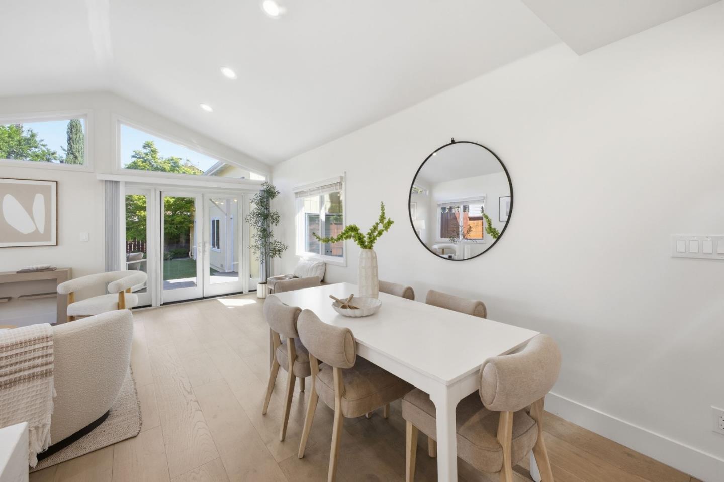 Detail Gallery Image 14 of 71 For 1027 Garland Ave, San Jose,  CA 95126 - 4 Beds | 3 Baths