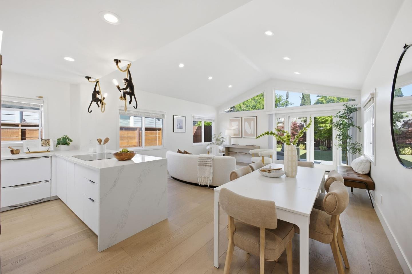 Detail Gallery Image 6 of 71 For 1027 Garland Ave, San Jose,  CA 95126 - 4 Beds | 3 Baths