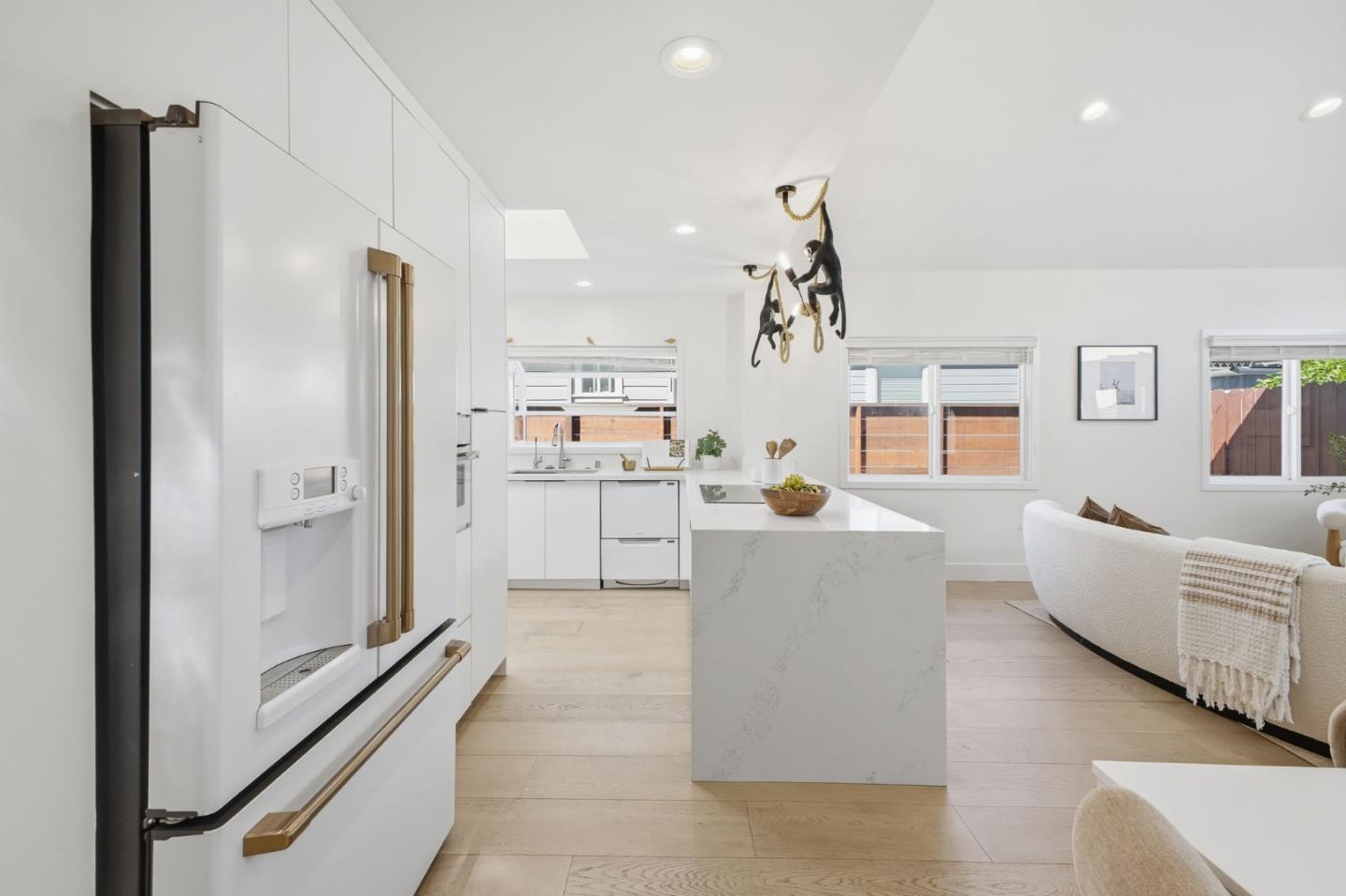 Detail Gallery Image 8 of 71 For 1027 Garland Ave, San Jose,  CA 95126 - 4 Beds | 3 Baths