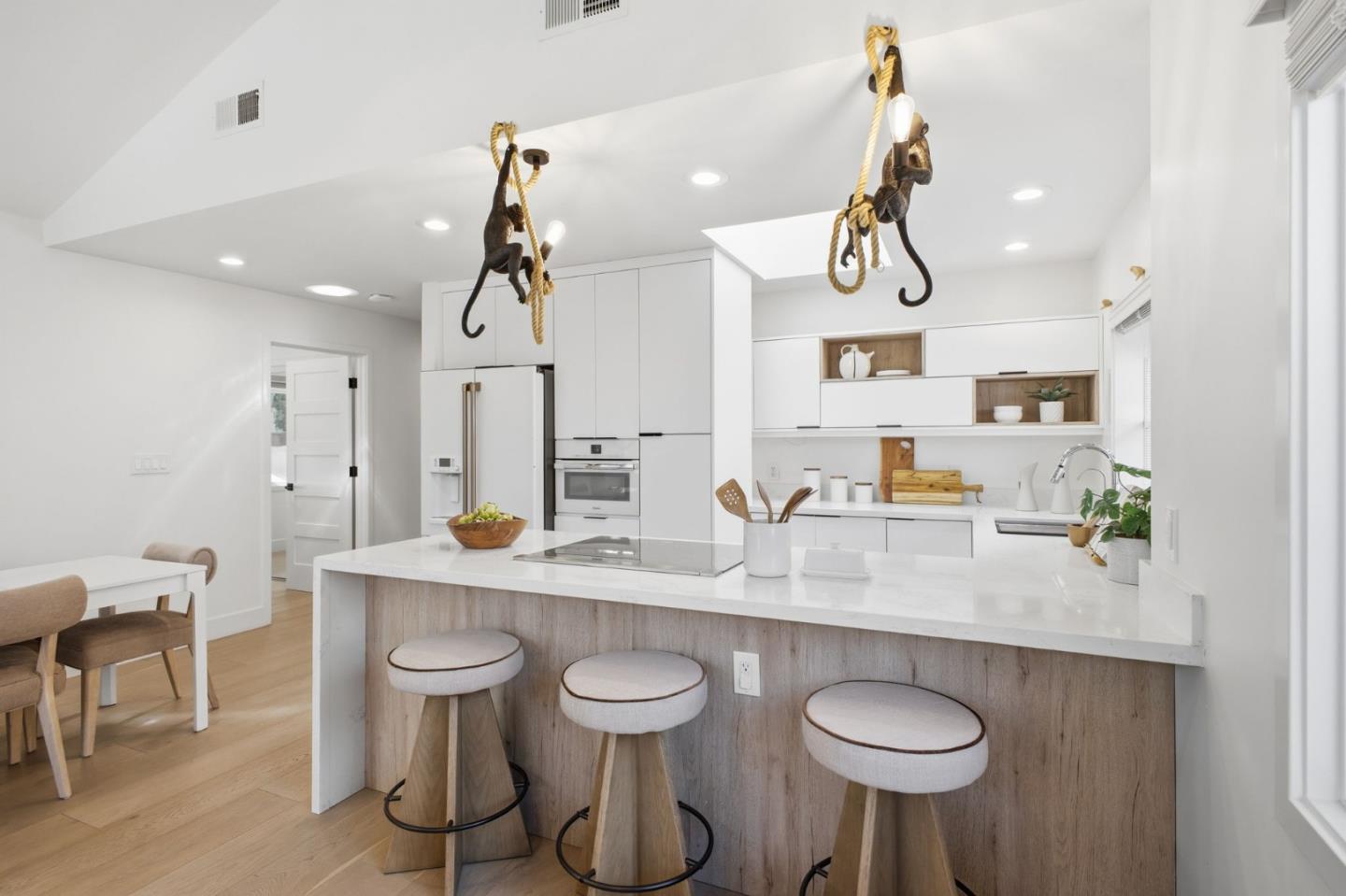 Detail Gallery Image 9 of 71 For 1027 Garland Ave, San Jose,  CA 95126 - 4 Beds | 3 Baths