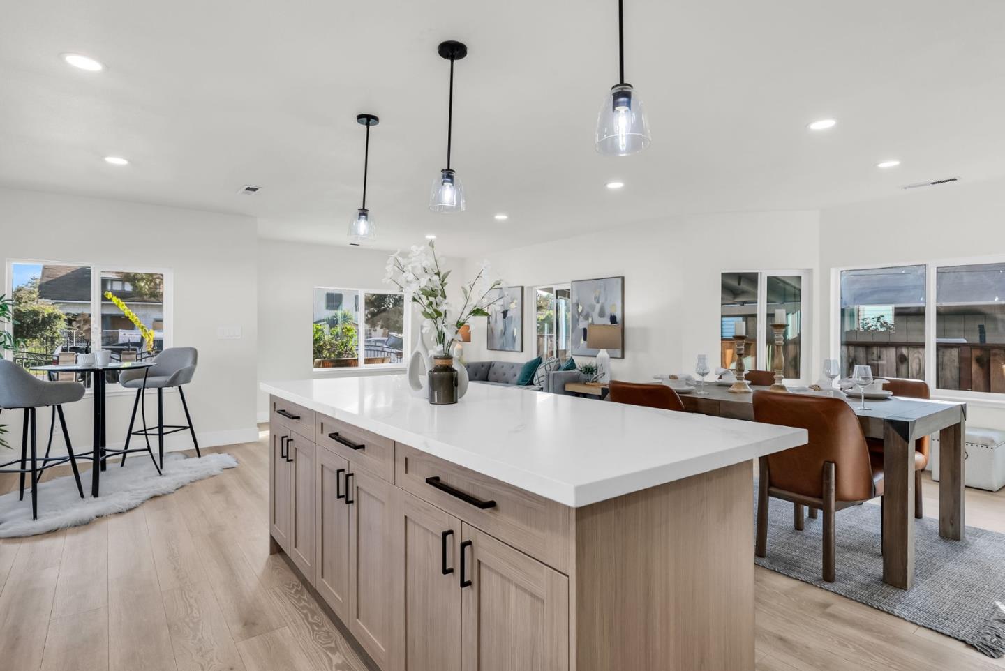 Detail Gallery Image 18 of 58 For 1539 San Fernando, San Jose,  CA 95116 - 3 Beds | 3 Baths