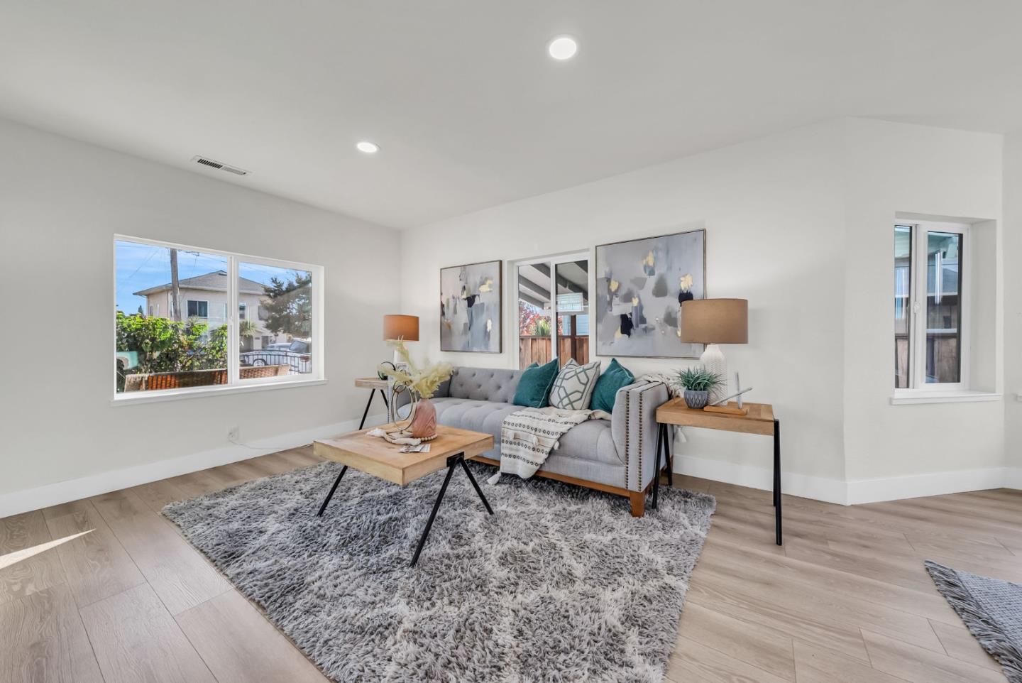 Detail Gallery Image 9 of 58 For 1539 San Fernando, San Jose,  CA 95116 - 3 Beds | 3 Baths