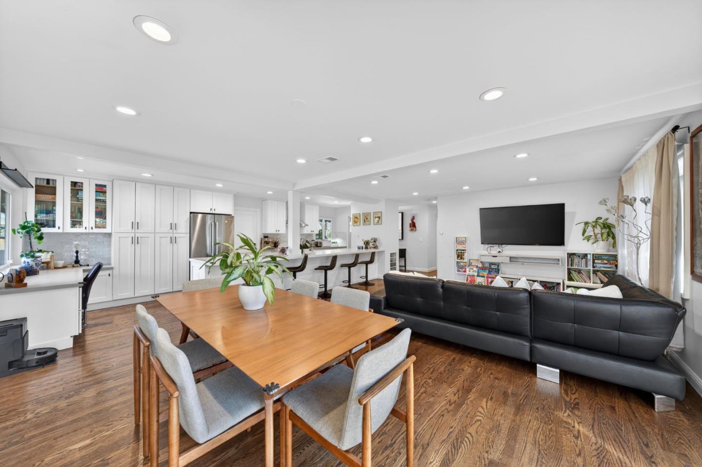 Detail Gallery Image 10 of 35 For 1841 Rochelle Dr, San Jose,  CA 95124 - 3 Beds | 2 Baths