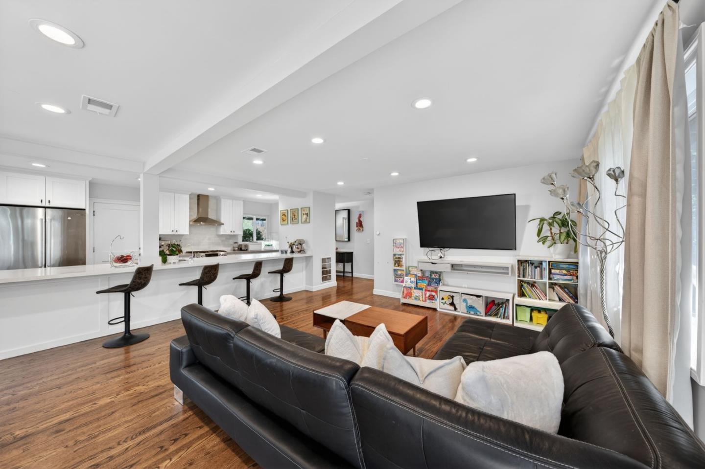 Detail Gallery Image 11 of 35 For 1841 Rochelle Dr, San Jose,  CA 95124 - 3 Beds | 2 Baths