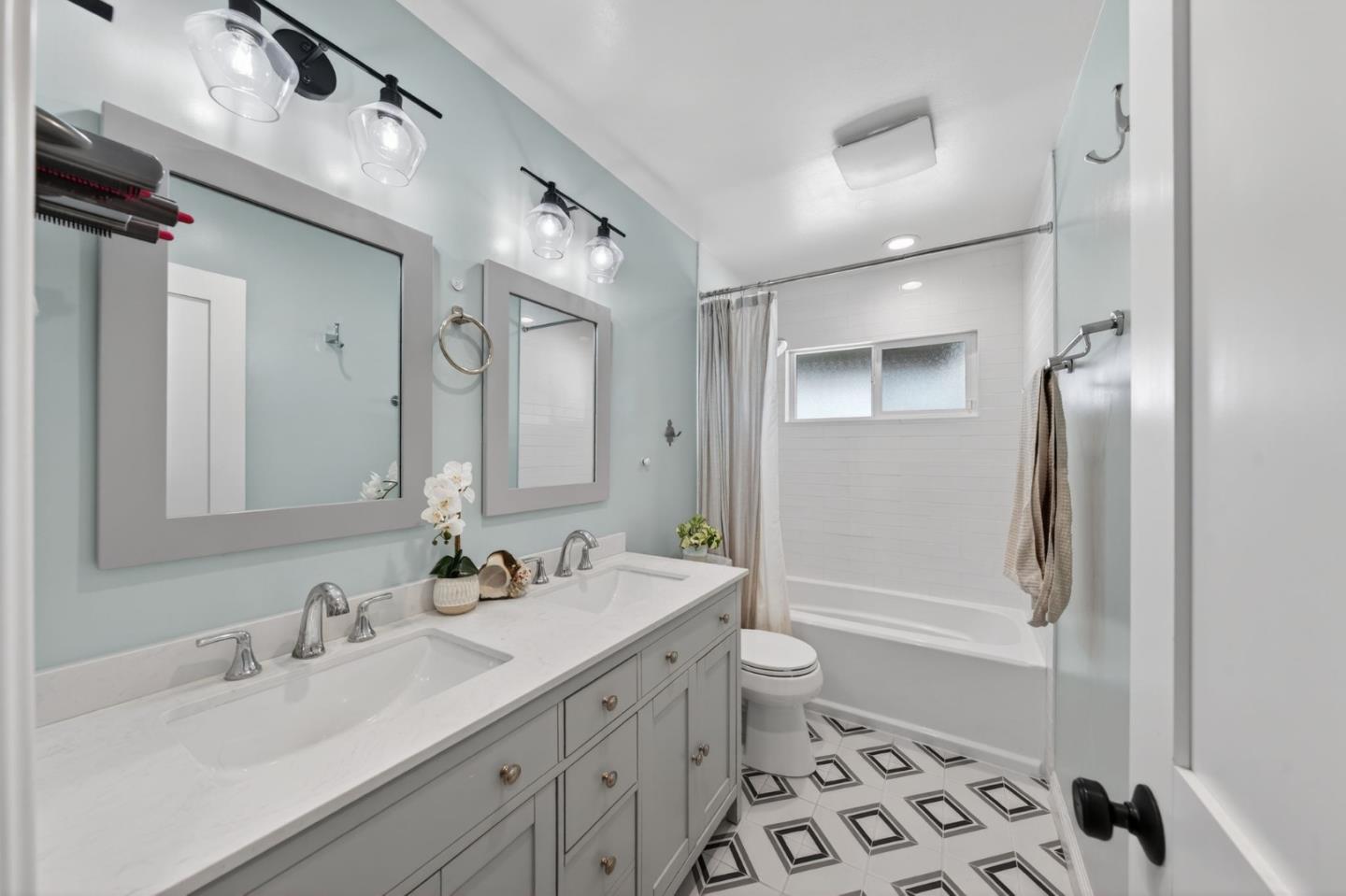 Detail Gallery Image 13 of 35 For 1841 Rochelle Dr, San Jose,  CA 95124 - 3 Beds | 2 Baths