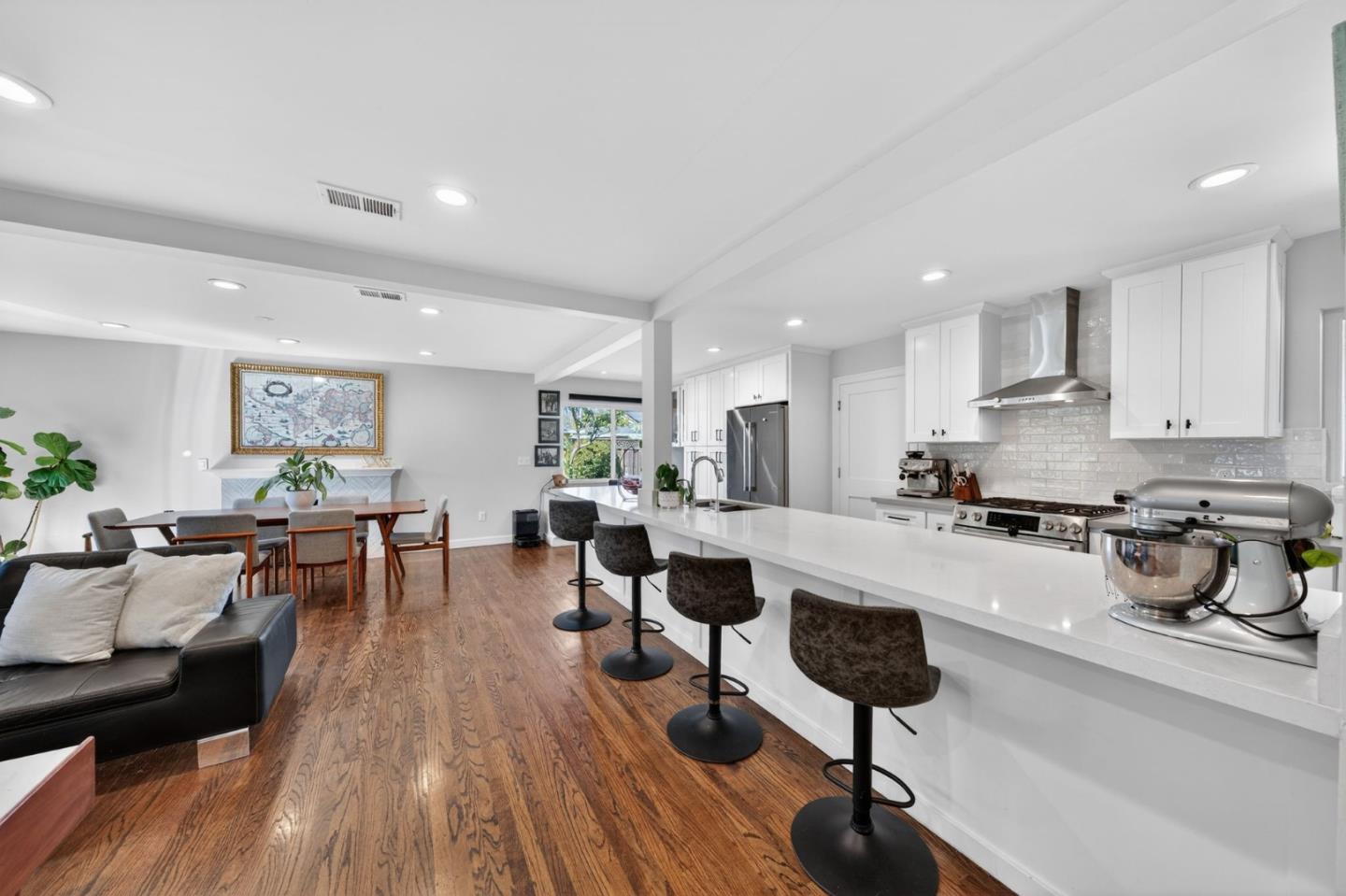 Detail Gallery Image 4 of 35 For 1841 Rochelle Dr, San Jose,  CA 95124 - 3 Beds | 2 Baths