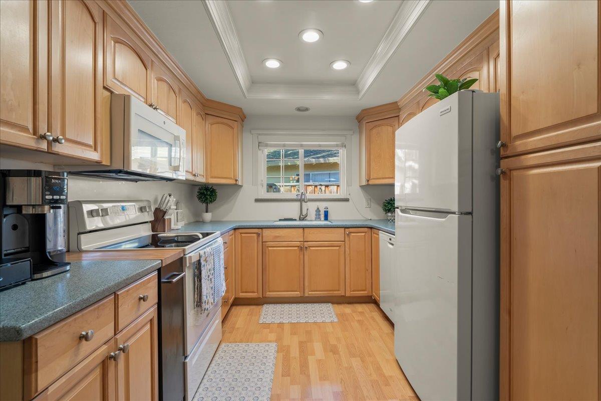 Detail Gallery Image 6 of 20 For 3228 Neal Ave, San Jose,  CA 95117 - – Beds | – Baths