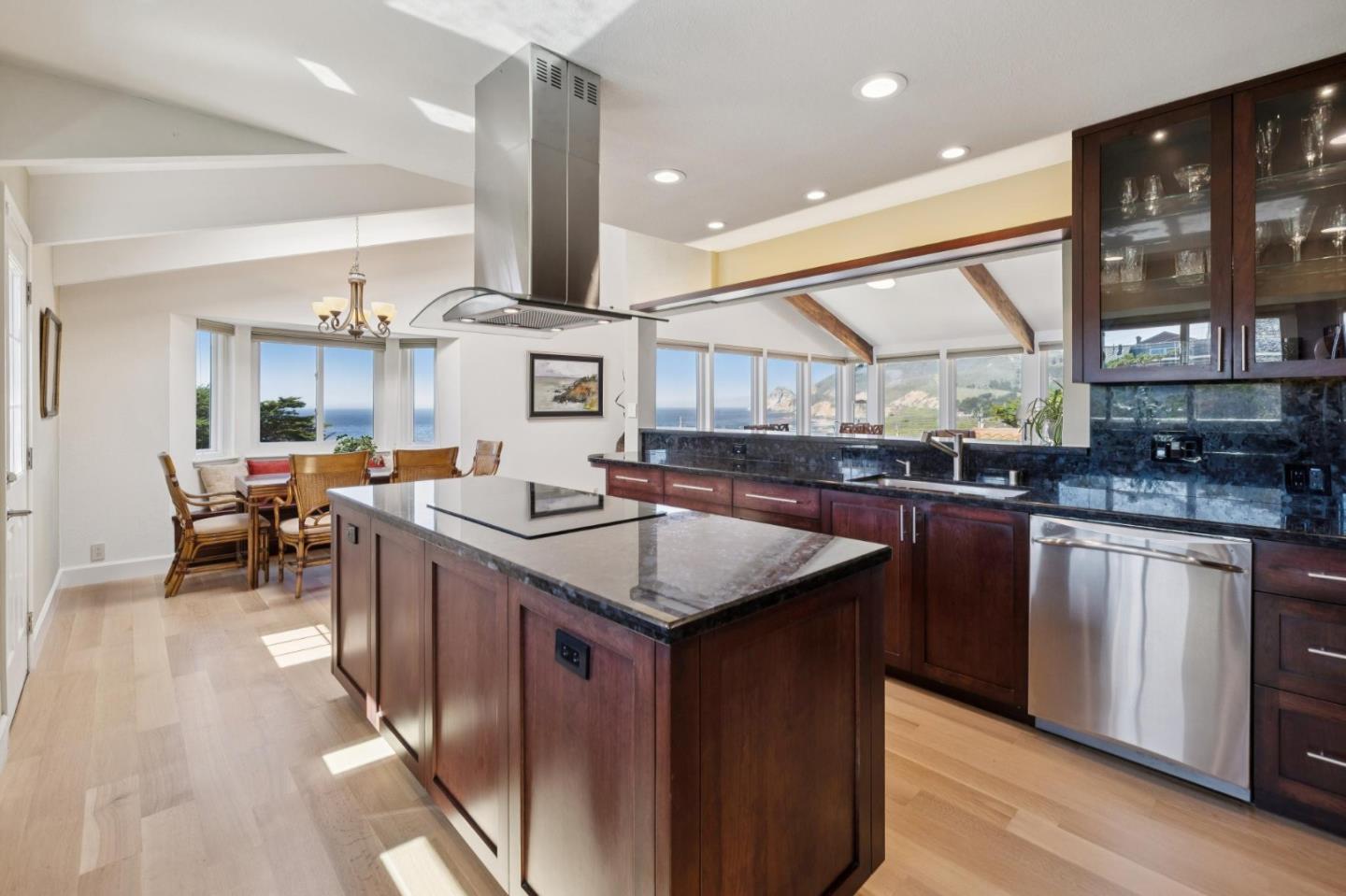 Detail Gallery Image 13 of 50 For 1198 Main St, Montara,  CA 94037 - 4 Beds | 3/1 Baths