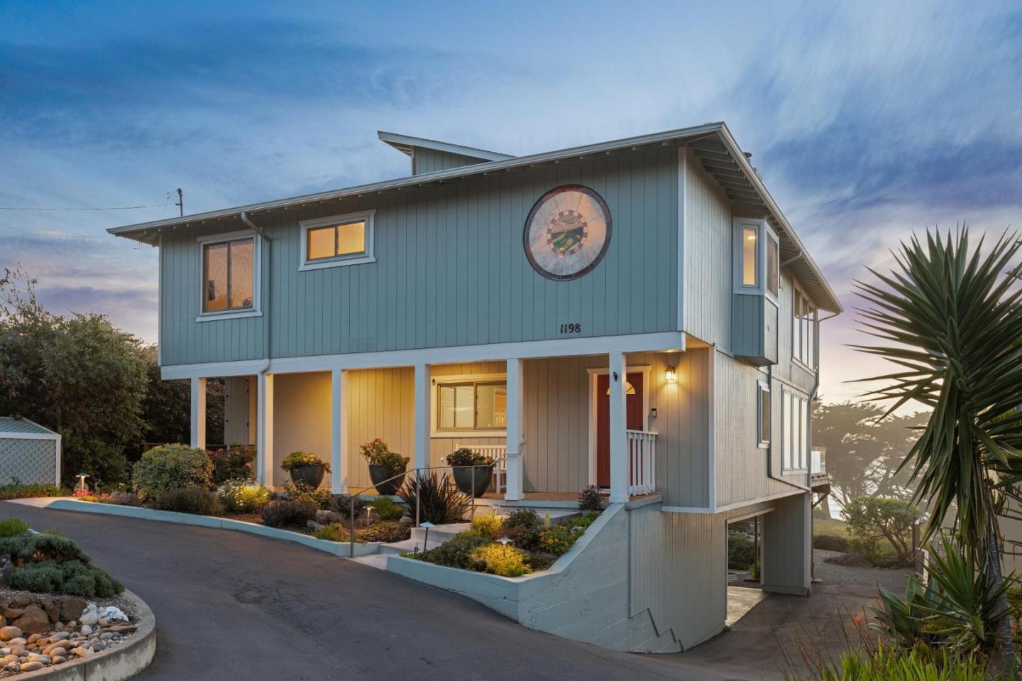 Detail Gallery Image 3 of 50 For 1198 Main St, Montara,  CA 94037 - 4 Beds | 3/1 Baths