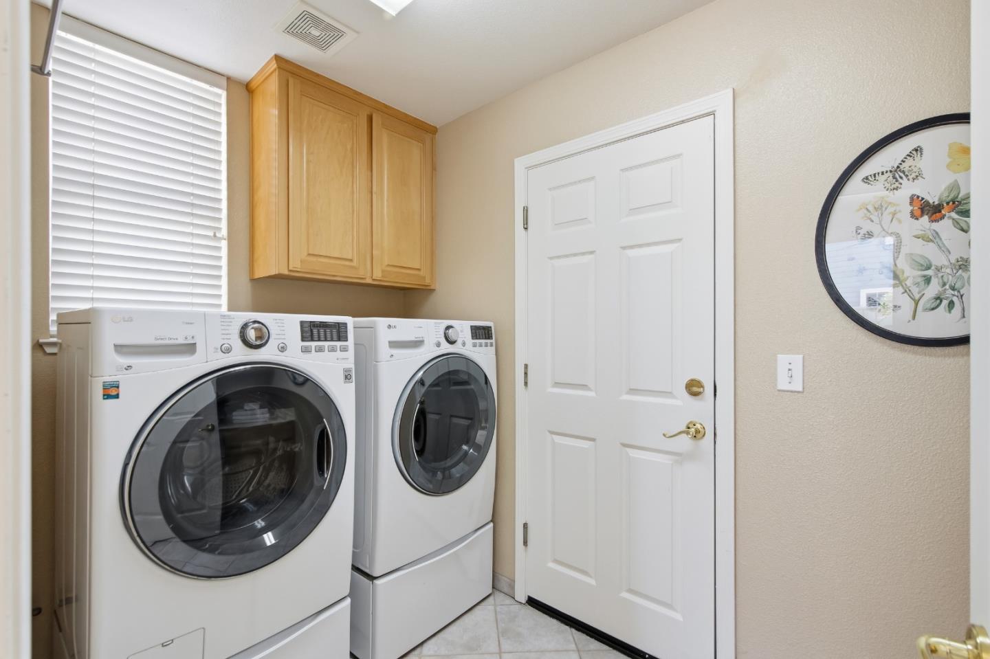 Detail Gallery Image 19 of 45 For 703 Lacewing Ln, Redwood City,  CA 94065 - 4 Beds | 2/1 Baths