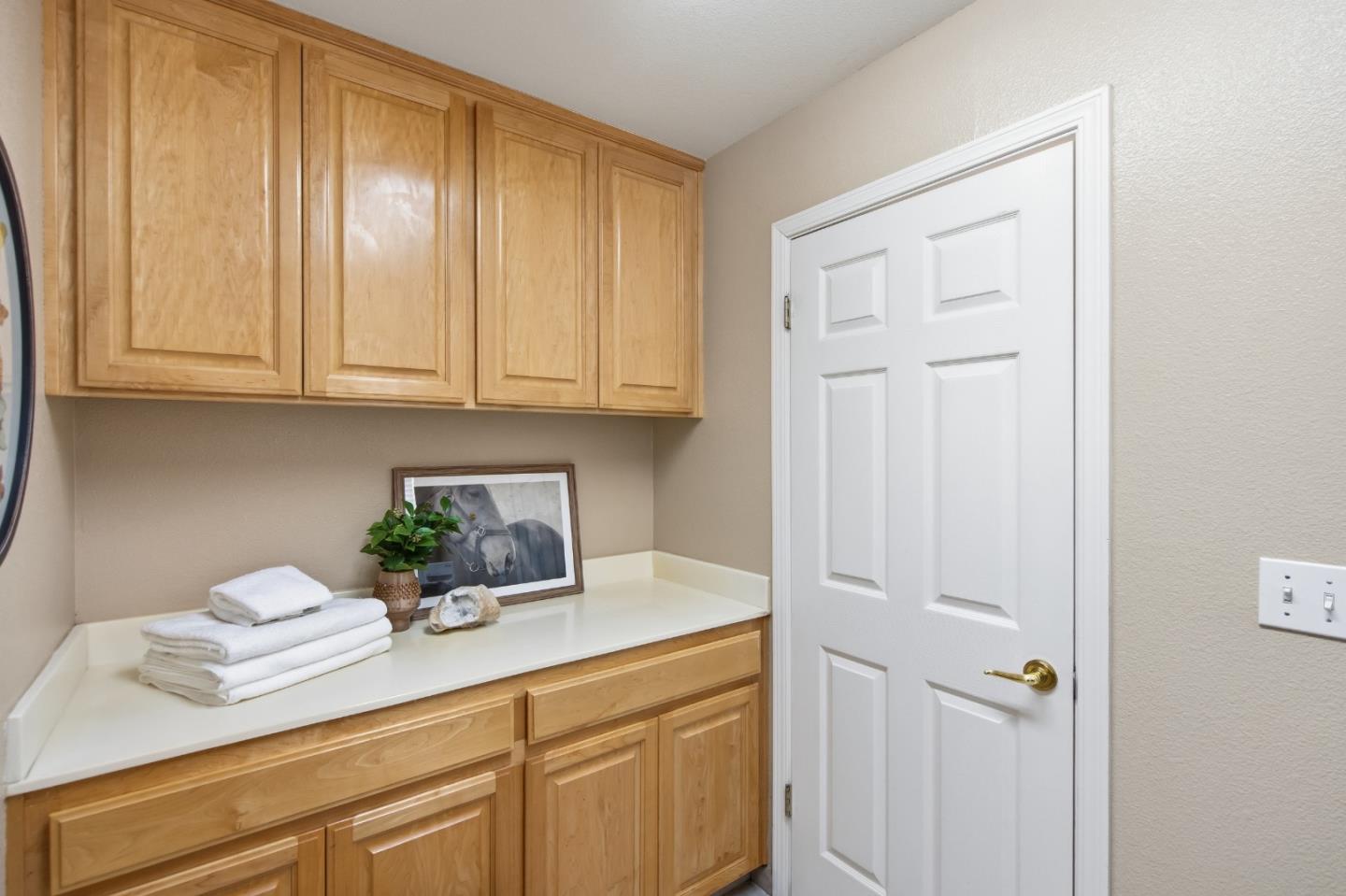 Detail Gallery Image 20 of 45 For 703 Lacewing Ln, Redwood City,  CA 94065 - 4 Beds | 2/1 Baths