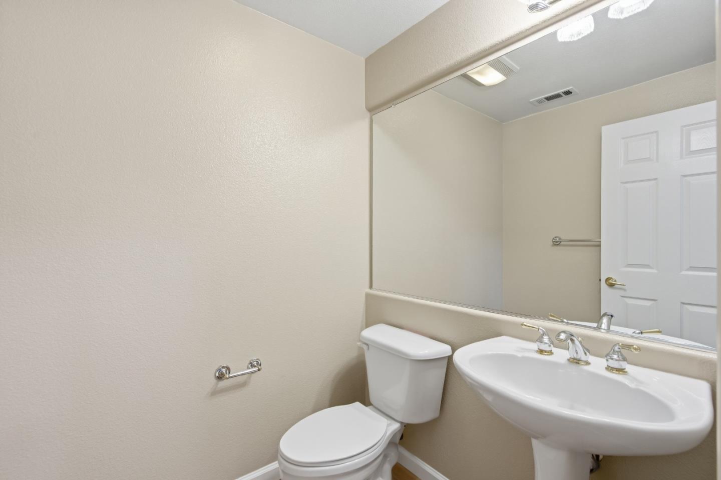Detail Gallery Image 23 of 45 For 703 Lacewing Ln, Redwood City,  CA 94065 - 4 Beds | 2/1 Baths