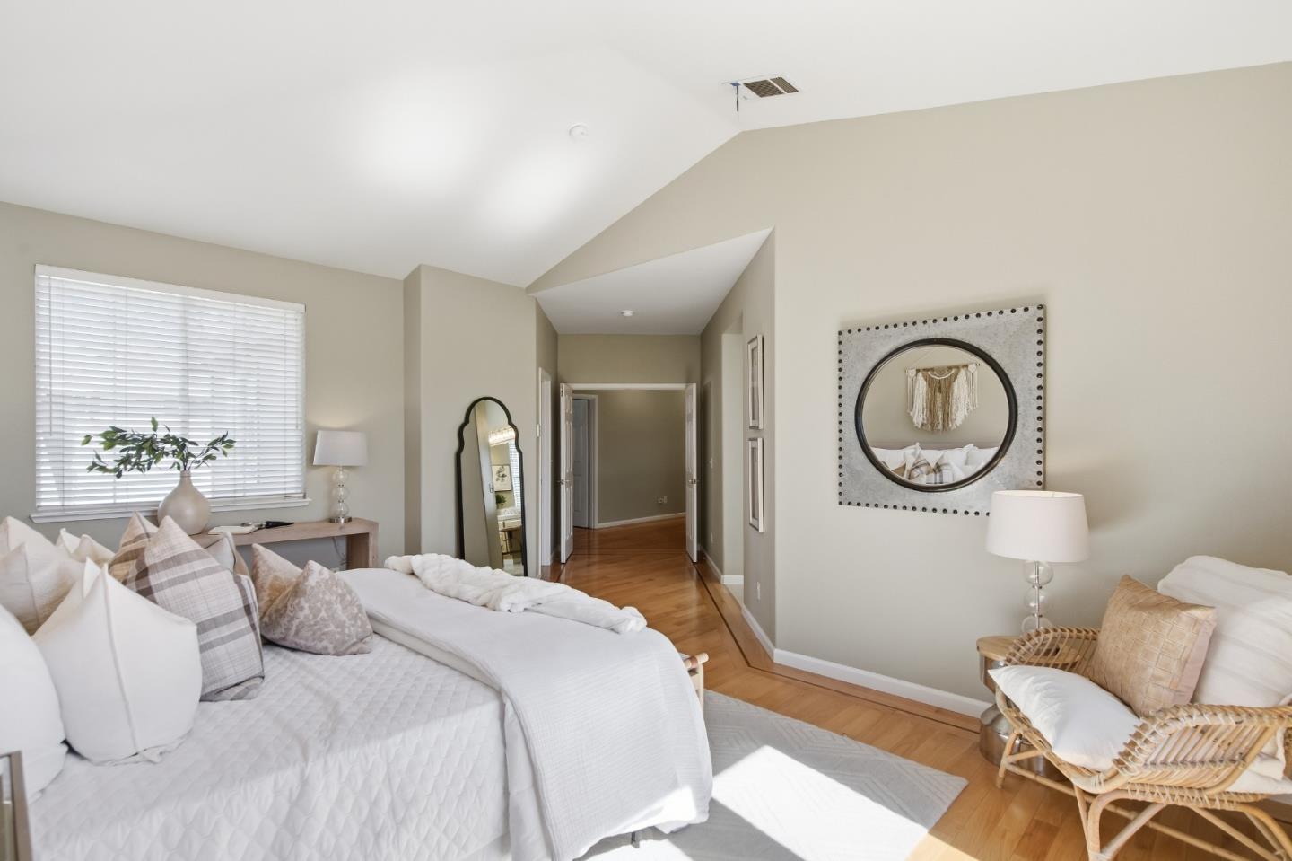 Detail Gallery Image 27 of 45 For 703 Lacewing Ln, Redwood City,  CA 94065 - 4 Beds | 2/1 Baths