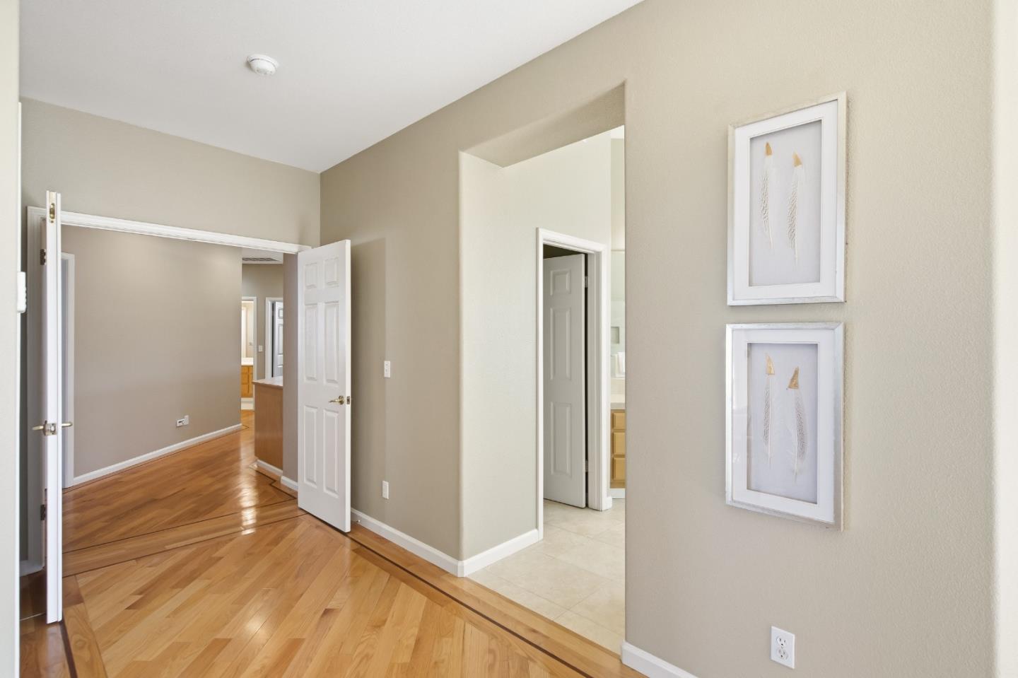Detail Gallery Image 32 of 45 For 703 Lacewing Ln, Redwood City,  CA 94065 - 4 Beds | 2/1 Baths