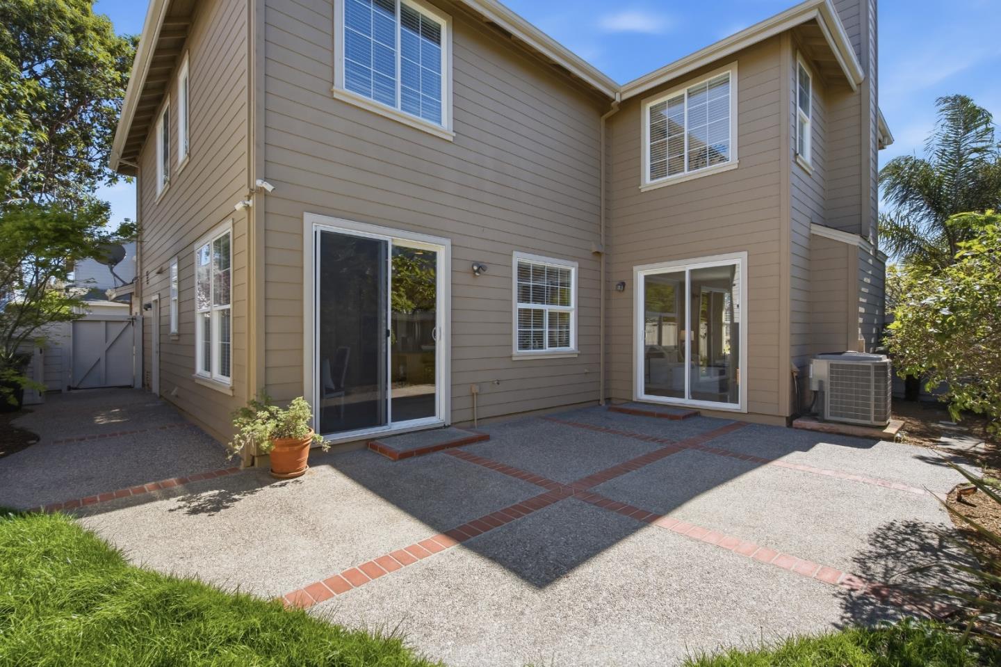 Detail Gallery Image 43 of 45 For 703 Lacewing Ln, Redwood City,  CA 94065 - 4 Beds | 2/1 Baths