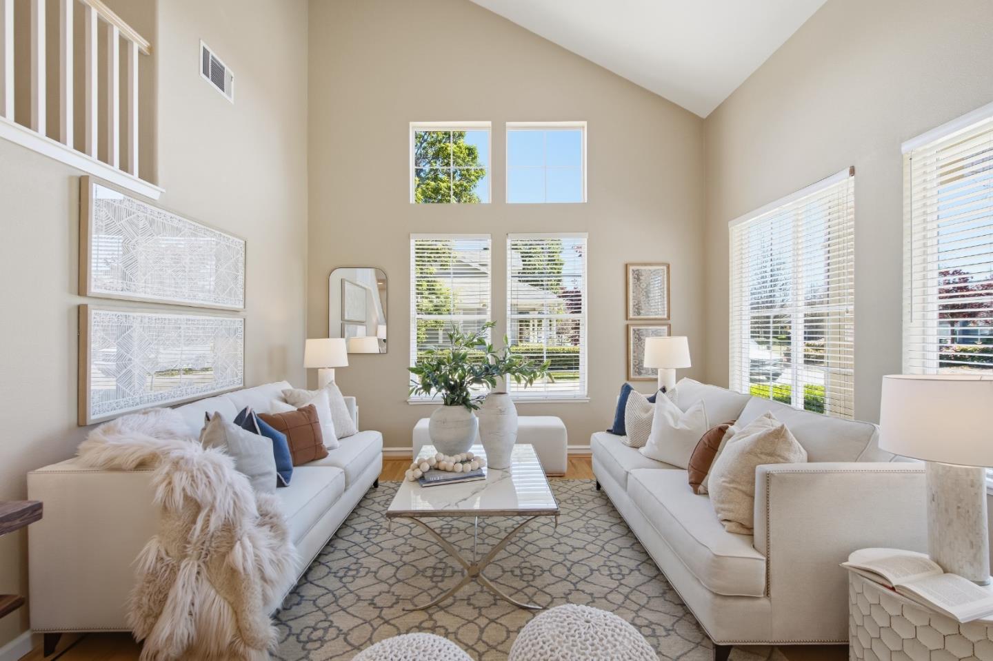 Detail Gallery Image 6 of 45 For 703 Lacewing Ln, Redwood City,  CA 94065 - 4 Beds | 2/1 Baths