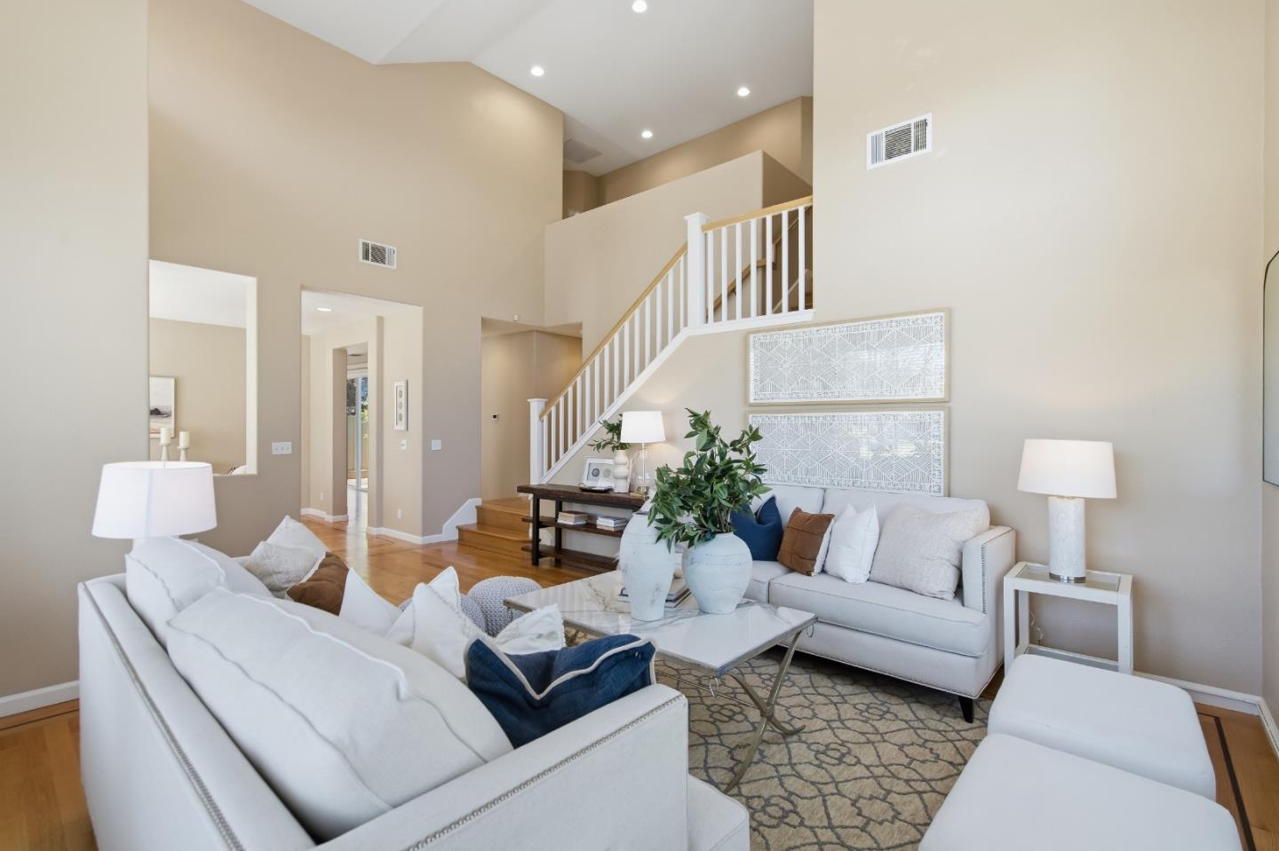 Detail Gallery Image 7 of 45 For 703 Lacewing Ln, Redwood City,  CA 94065 - 4 Beds | 2/1 Baths