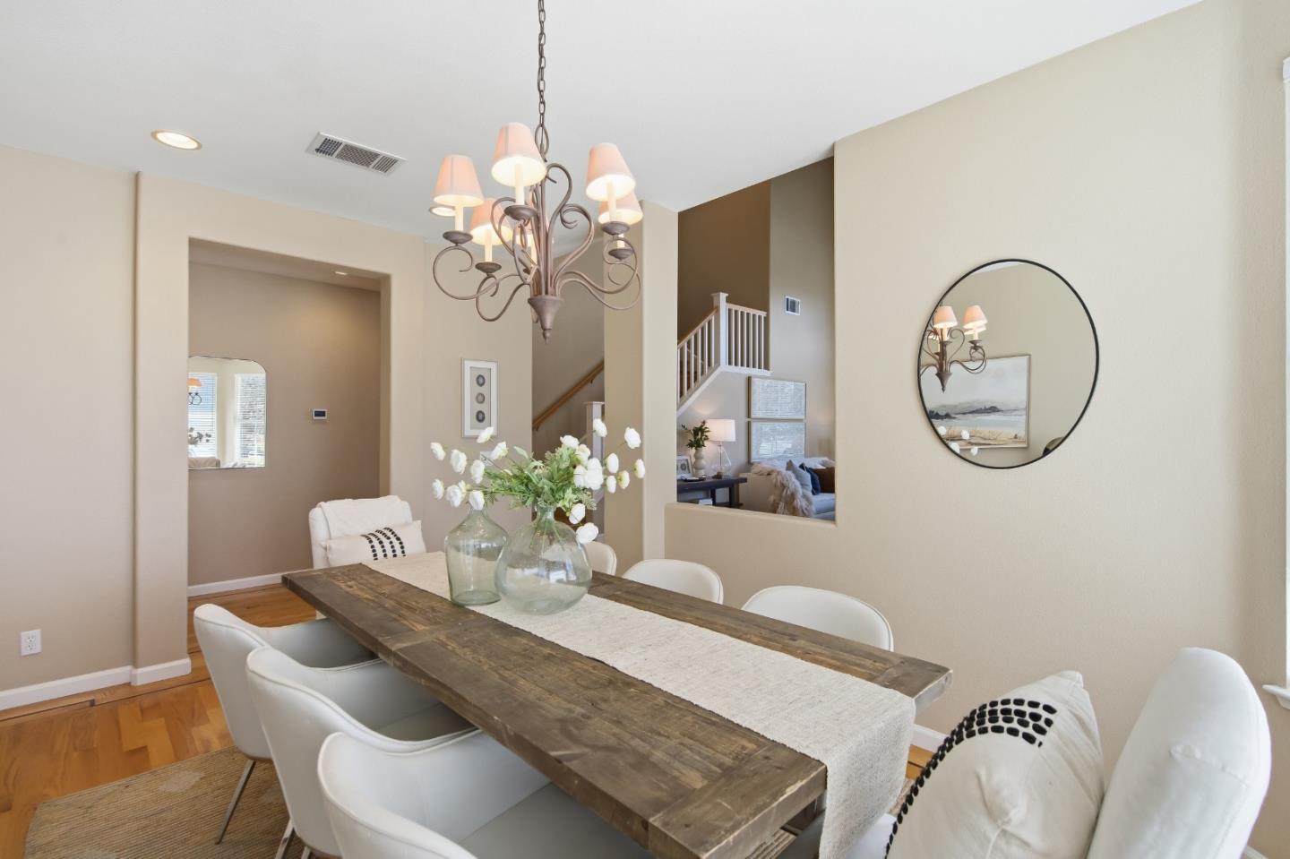 Detail Gallery Image 9 of 45 For 703 Lacewing Ln, Redwood City,  CA 94065 - 4 Beds | 2/1 Baths