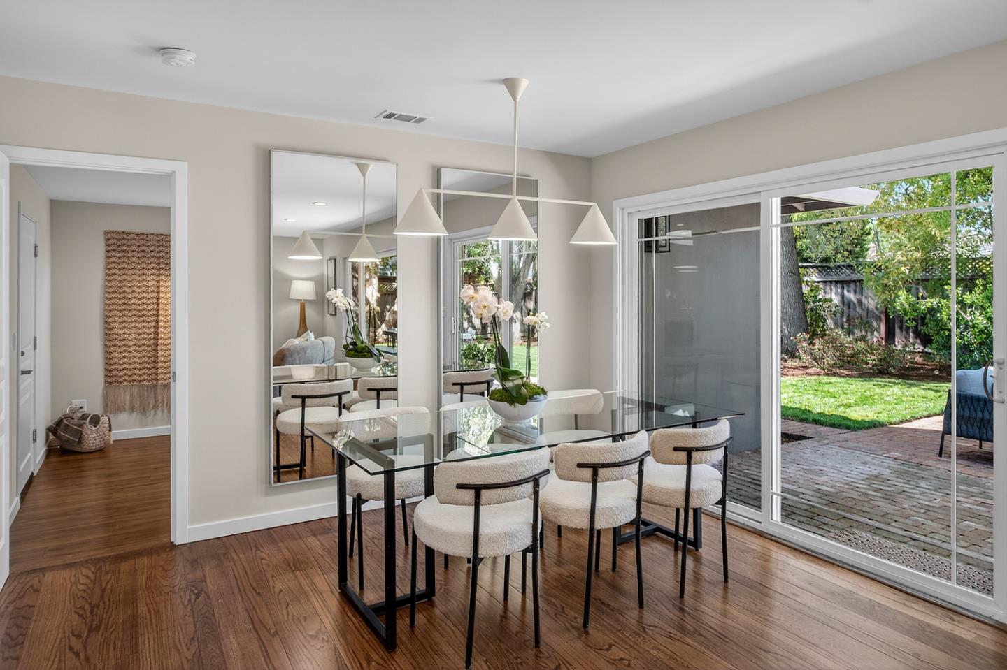 Detail Gallery Image 15 of 37 For 1418 Meadow Ln, Mountain View,  CA 94040 - 3 Beds | 2 Baths