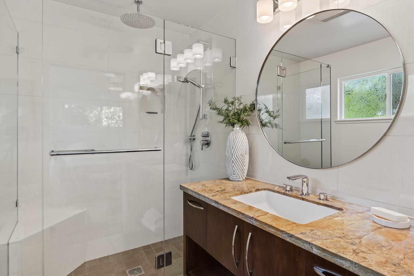 Detail Gallery Image 18 of 37 For 1418 Meadow Ln, Mountain View,  CA 94040 - 3 Beds | 2 Baths