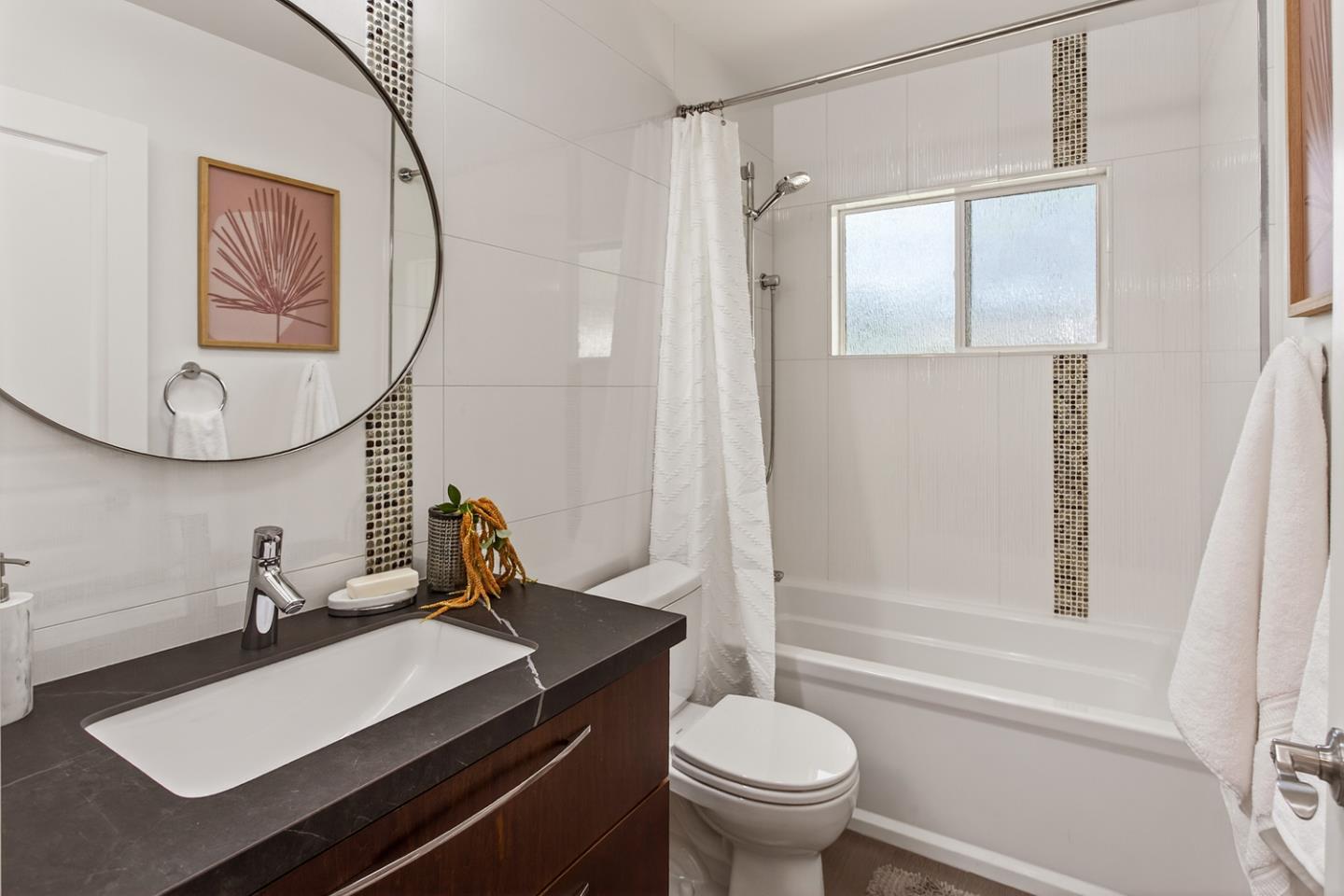 Detail Gallery Image 22 of 37 For 1418 Meadow Ln, Mountain View,  CA 94040 - 3 Beds | 2 Baths