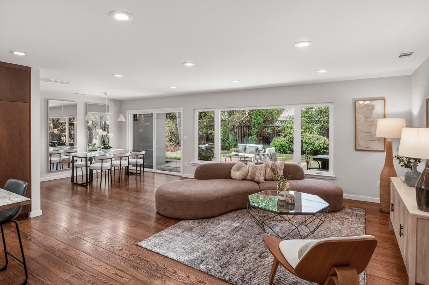 Detail Gallery Image 8 of 37 For 1418 Meadow Ln, Mountain View,  CA 94040 - 3 Beds | 2 Baths