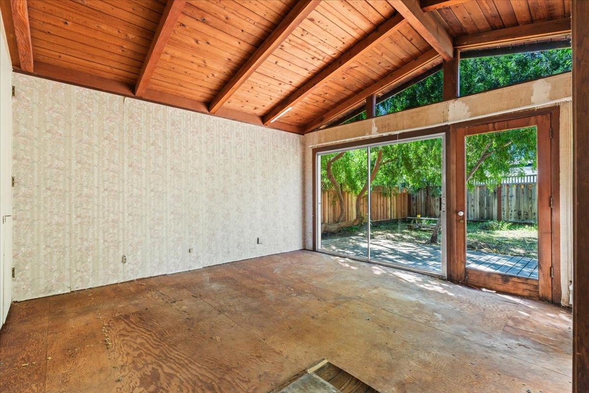 Detail Gallery Image 11 of 18 For 16001 Stephenie Ln, Los Gatos,  CA 95032 - 3 Beds | 2 Baths