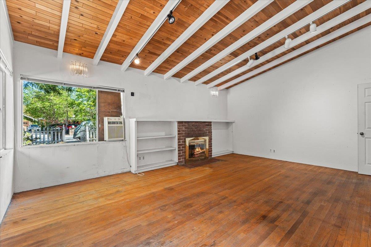 Detail Gallery Image 3 of 18 For 16001 Stephenie Ln, Los Gatos,  CA 95032 - 3 Beds | 2 Baths