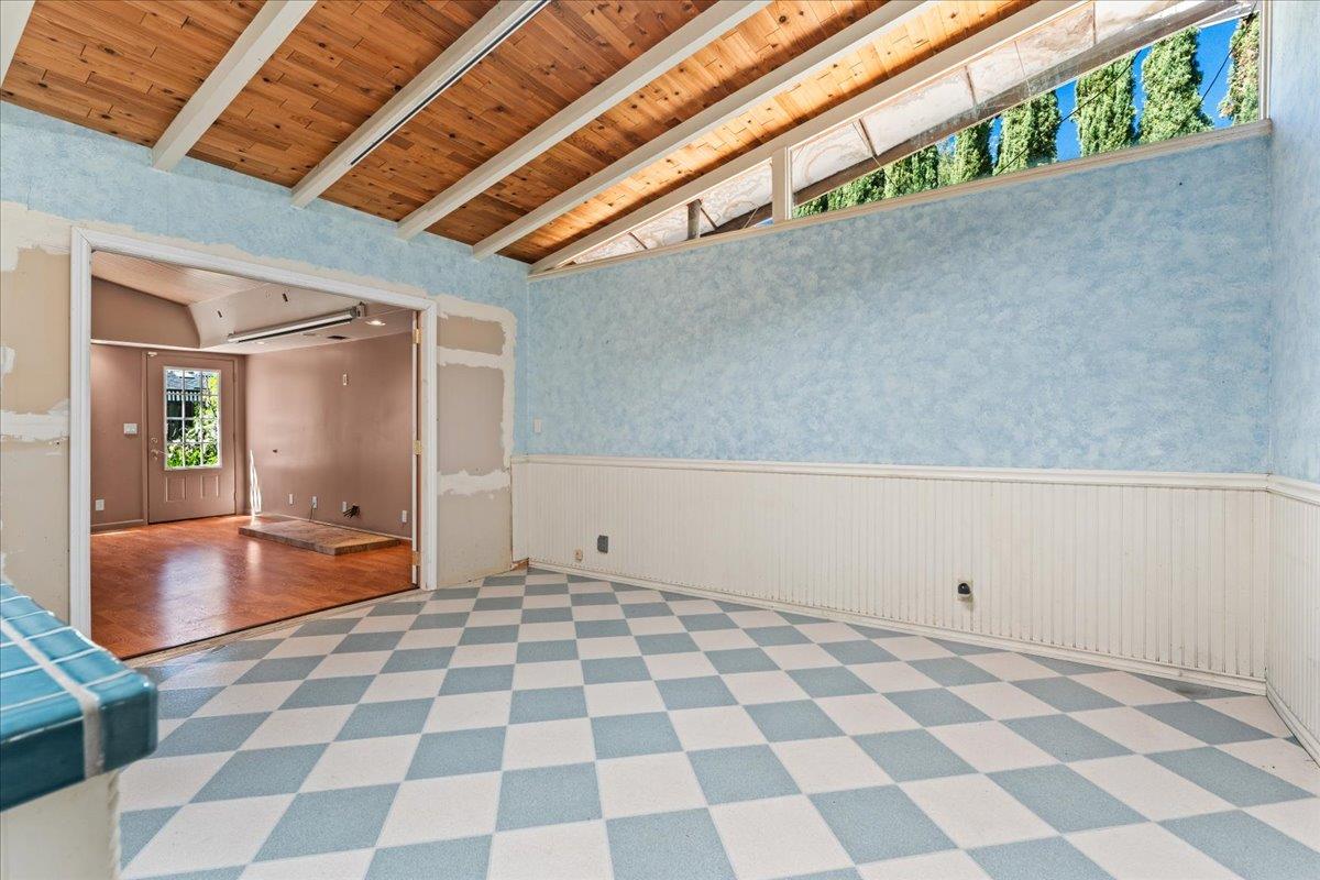 Detail Gallery Image 8 of 18 For 16001 Stephenie Ln, Los Gatos,  CA 95032 - 3 Beds | 2 Baths