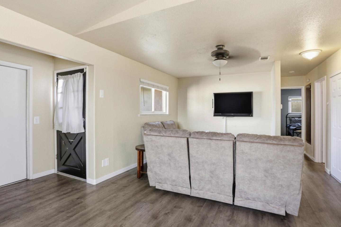 Detail Gallery Image 11 of 34 For 2048 Southwood Dr, Vacaville,  CA 95687 - 3 Beds | 1/1 Baths