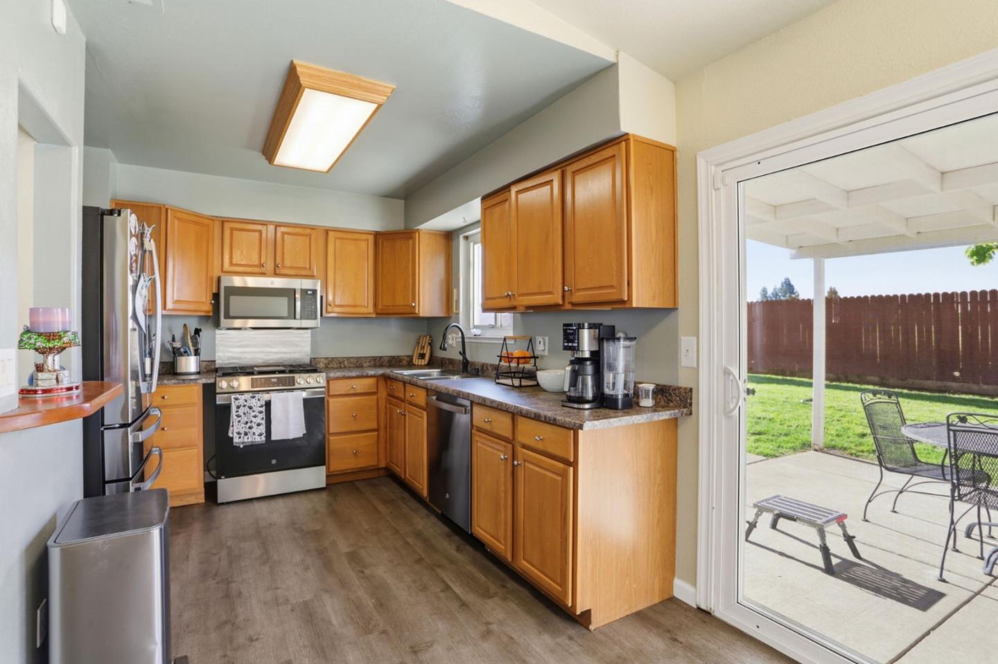 Detail Gallery Image 13 of 34 For 2048 Southwood Dr, Vacaville,  CA 95687 - 3 Beds | 1/1 Baths