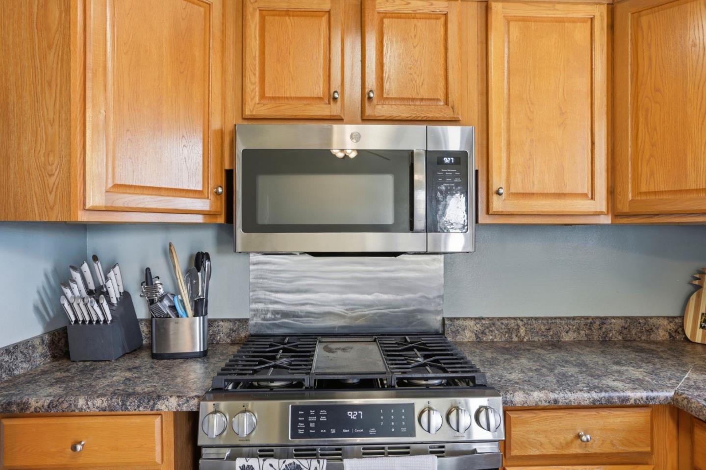 Detail Gallery Image 16 of 34 For 2048 Southwood Dr, Vacaville,  CA 95687 - 3 Beds | 1/1 Baths