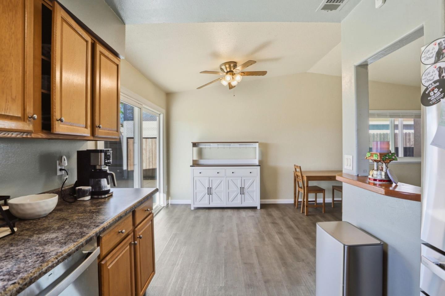 Detail Gallery Image 18 of 34 For 2048 Southwood Dr, Vacaville,  CA 95687 - 3 Beds | 1/1 Baths