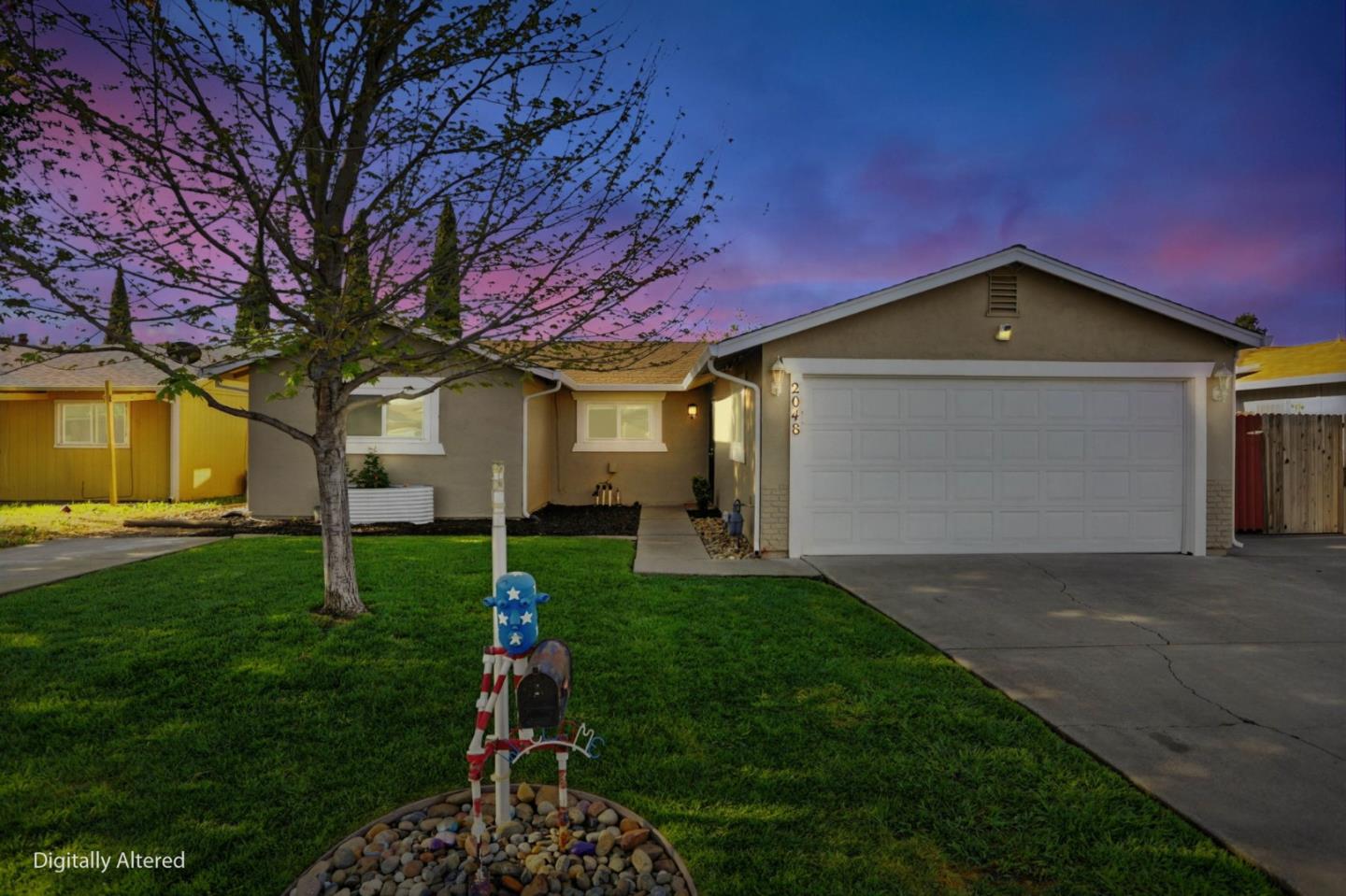 Detail Gallery Image 2 of 34 For 2048 Southwood Dr, Vacaville,  CA 95687 - 3 Beds | 1/1 Baths
