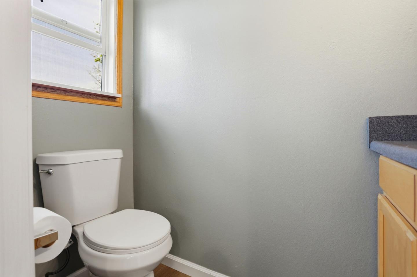 Detail Gallery Image 28 of 34 For 2048 Southwood Dr, Vacaville,  CA 95687 - 3 Beds | 1/1 Baths