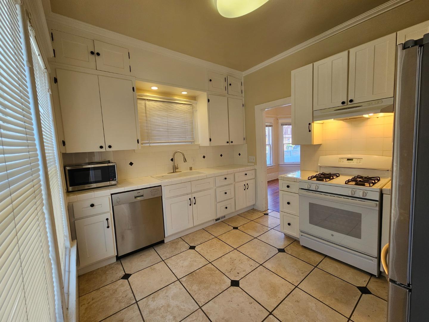 Detail Gallery Image 7 of 42 For 59 S 11th St, San Jose,  CA 95112 - – Beds | – Baths