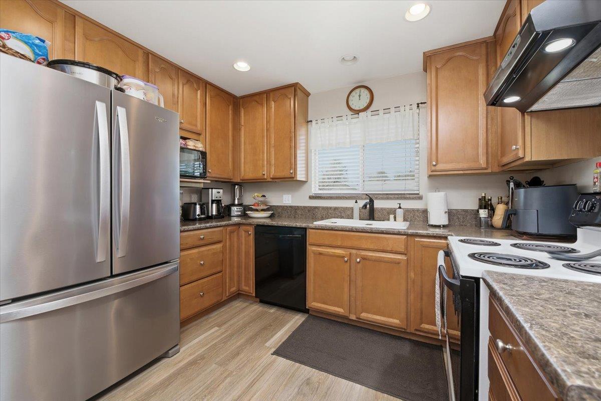 Detail Gallery Image 9 of 41 For 1106 Boynton Ave #1106,  San Jose,  CA 95117 - 5 Beds | 3/1 Baths