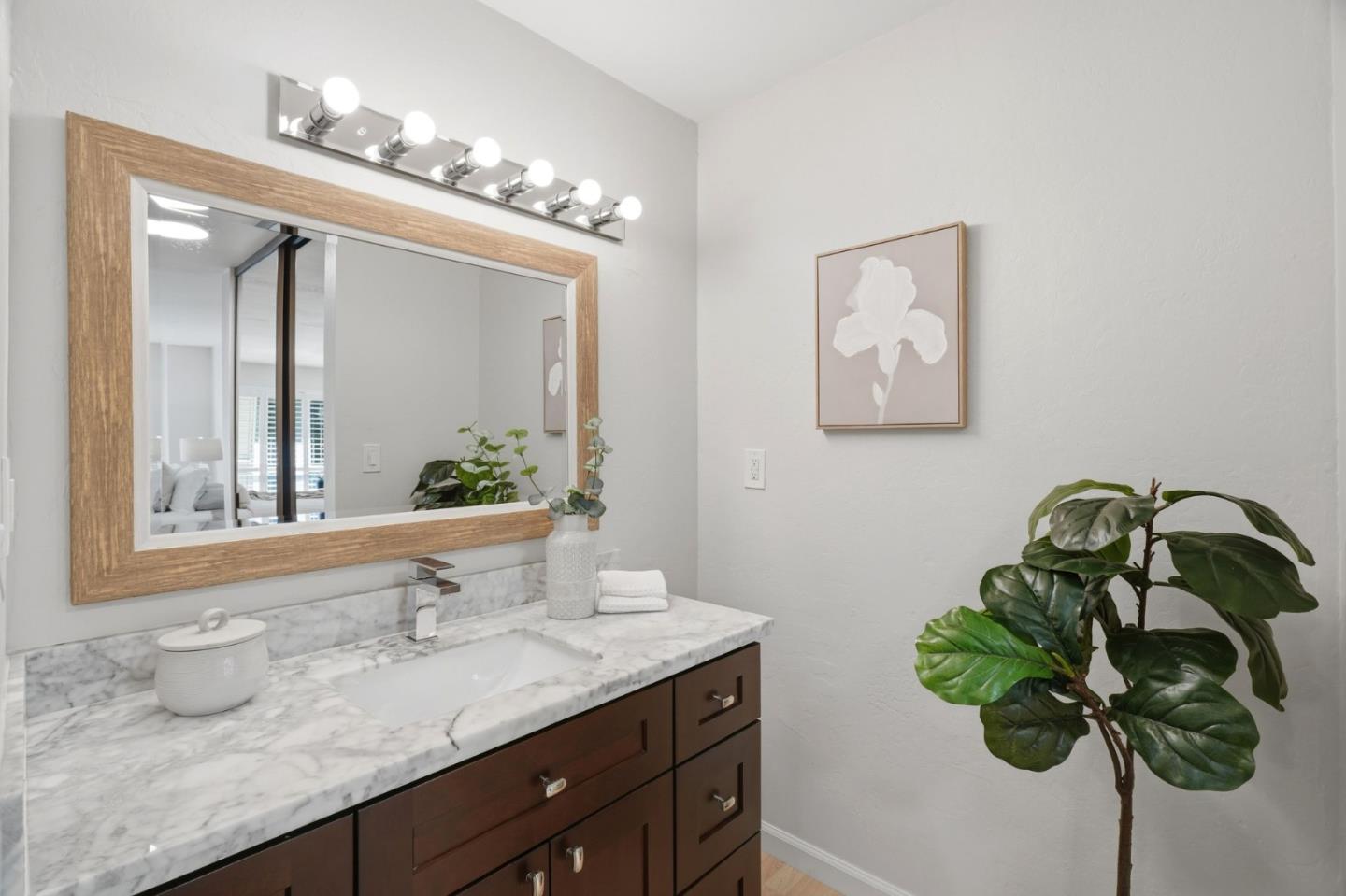 Detail Gallery Image 21 of 27 For 1031 Crestview Dr #305,  Mountain View,  CA 94040 - 2 Beds | 2 Baths