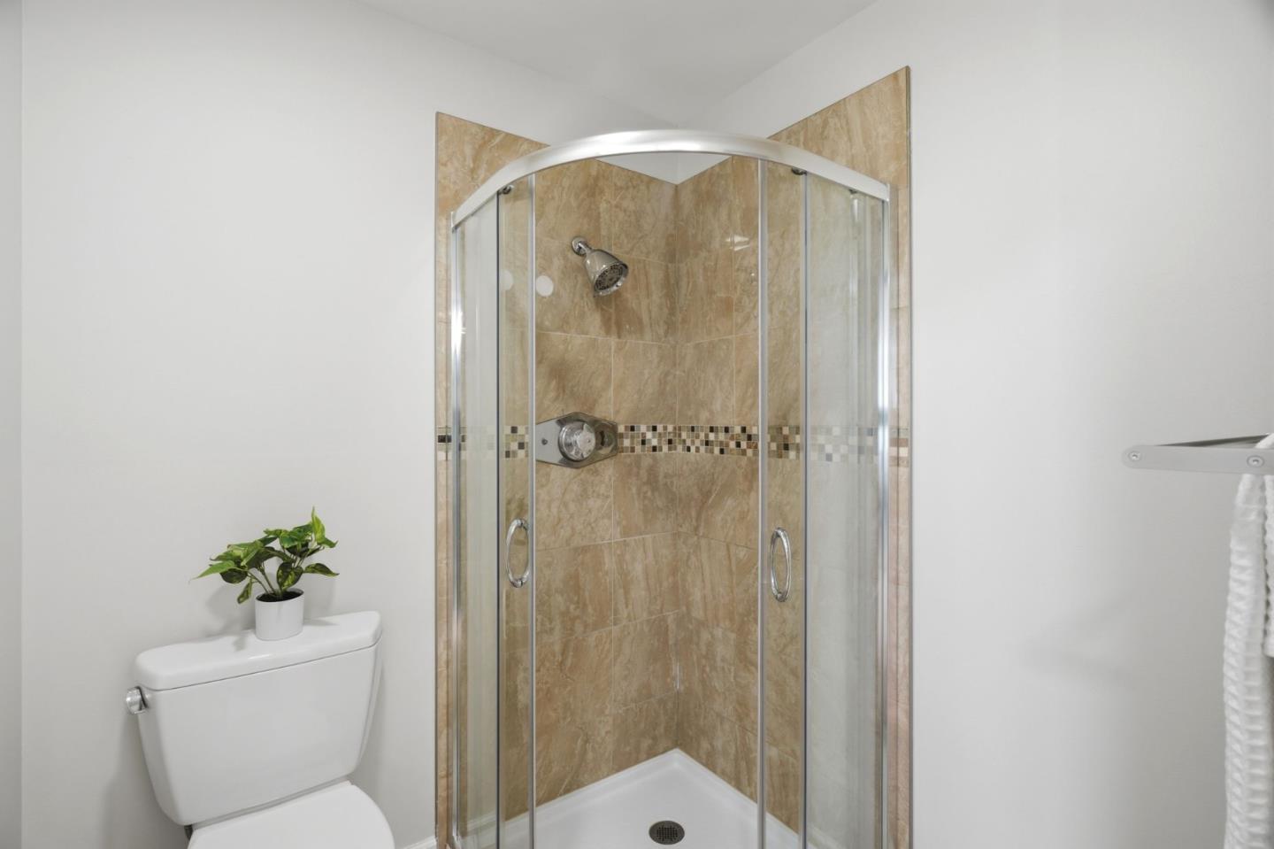 Detail Gallery Image 22 of 27 For 1031 Crestview Dr #305,  Mountain View,  CA 94040 - 2 Beds | 2 Baths