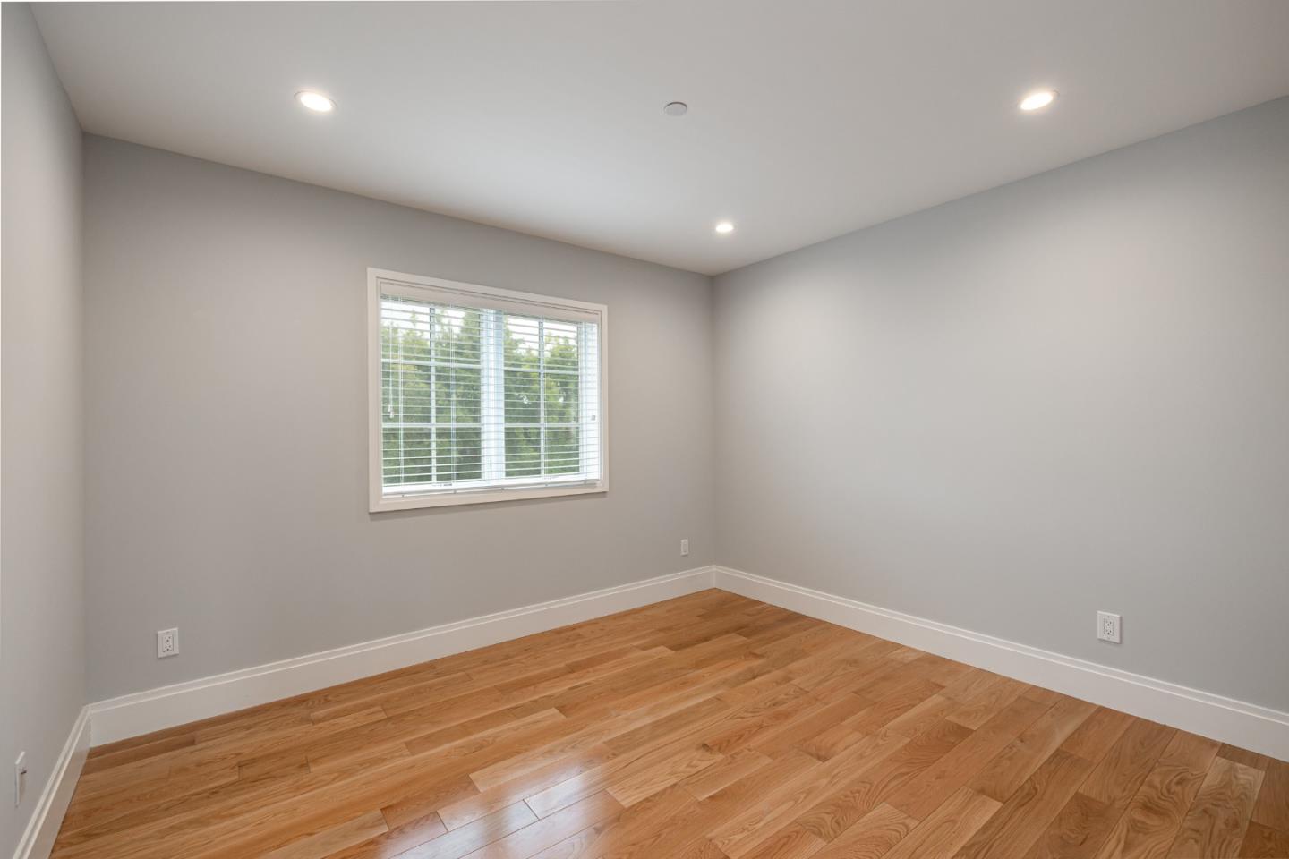 Detail Gallery Image 10 of 14 For 436 Laurel St #3,  San Carlos,  CA 94070 - 2 Beds | 2/1 Baths