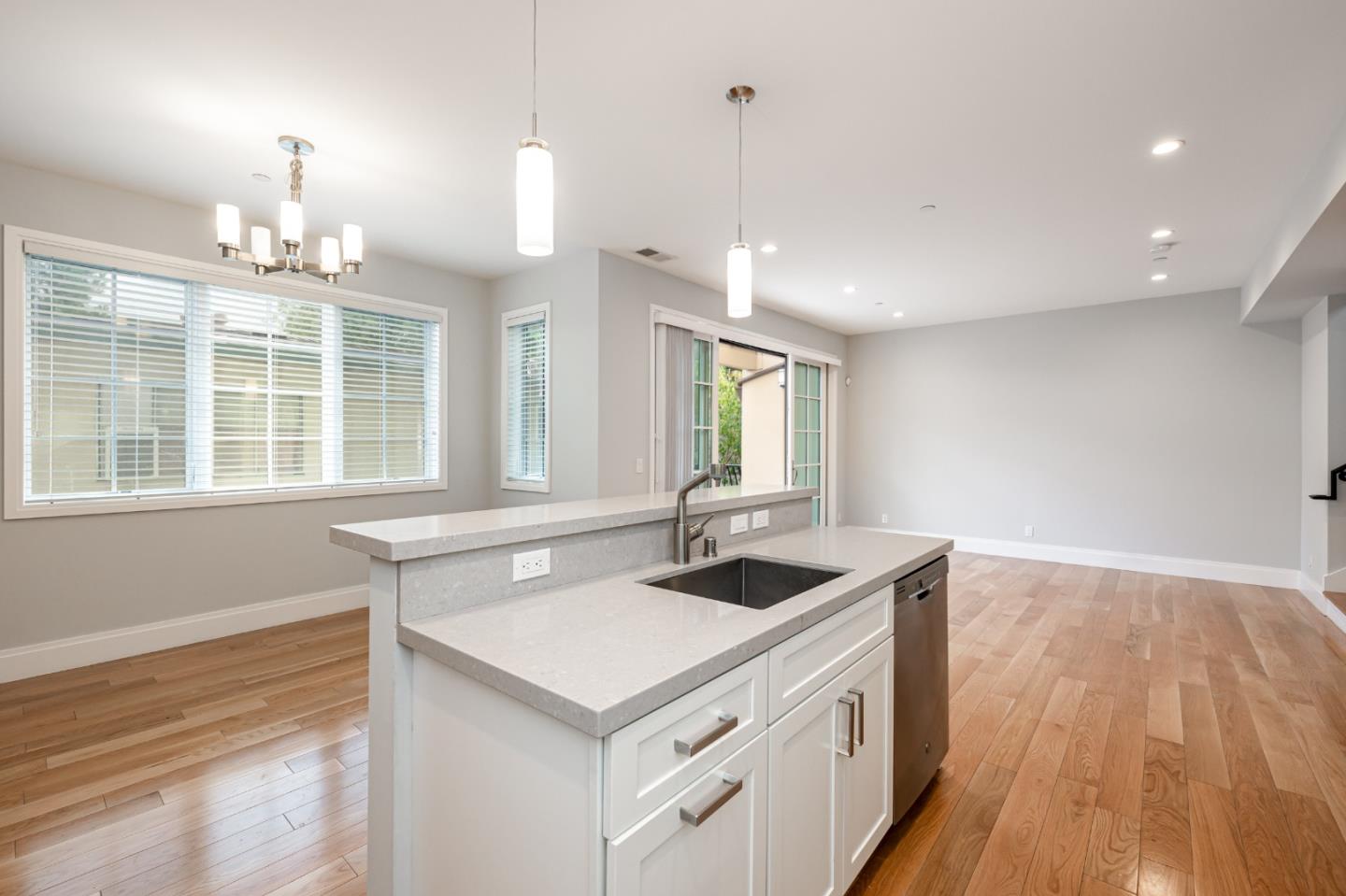 Detail Gallery Image 7 of 14 For 436 Laurel St #3,  San Carlos,  CA 94070 - 2 Beds | 2/1 Baths