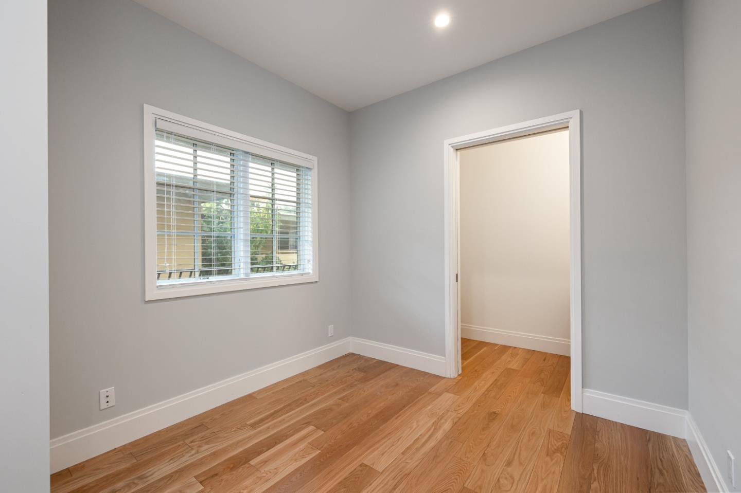 Detail Gallery Image 8 of 14 For 436 Laurel St #3,  San Carlos,  CA 94070 - 2 Beds | 2/1 Baths